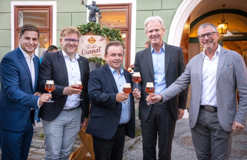 Lukas Brandweiner, Abg. zum Nationalrat; Dr. Markus Peham, Bezirkshauptmann Zwettl; LAbg. ÖkR Franz Mold, Bürgermeister Zwettl; Karl Schwarz, Eigentümer Privatbrauerei Zwettl; Heinz Wasner, Braumeister der Privatbrauerei Zwettl